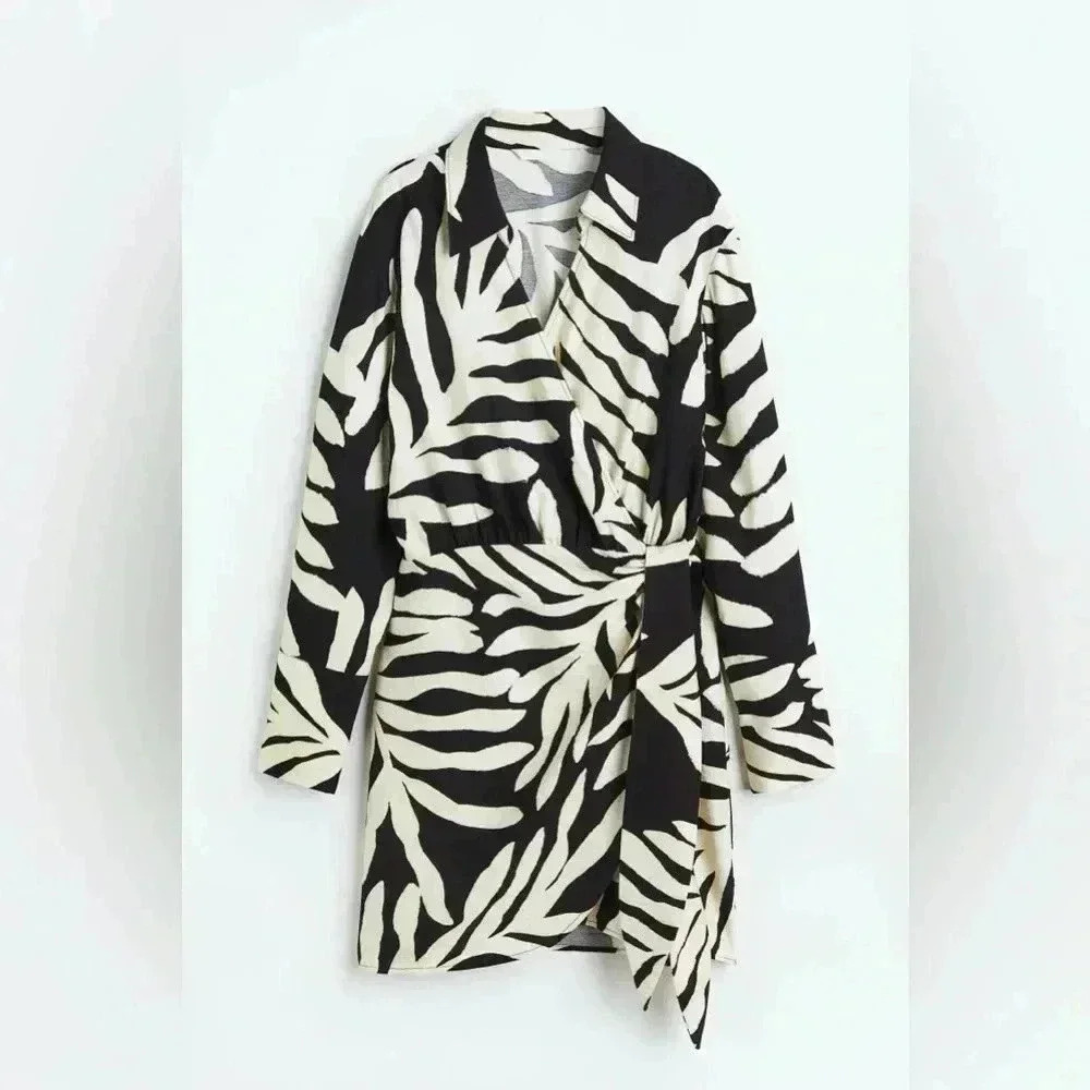 H&M WRAP DRESS SIZE MEDIUM‎